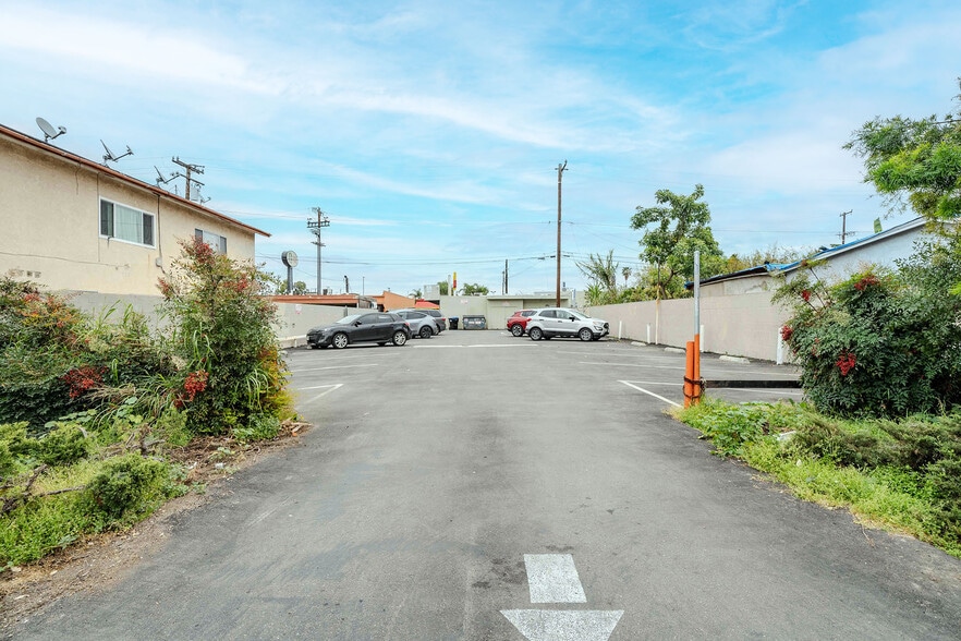 More Photos Of , Norwalk General Retail For Sale