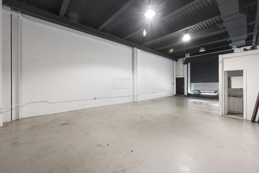 More Photos Of 219 Bond St, Brooklyn Warehouse For Lease