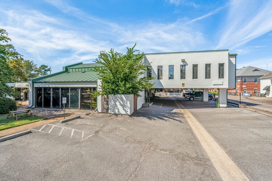 More Photos Of 5570 Murray Ave, Memphis Office For Sale