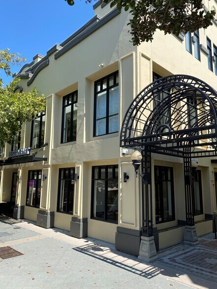 More Photos Of 153 Castro St, Mountain View Storefront Retail Office For Lease