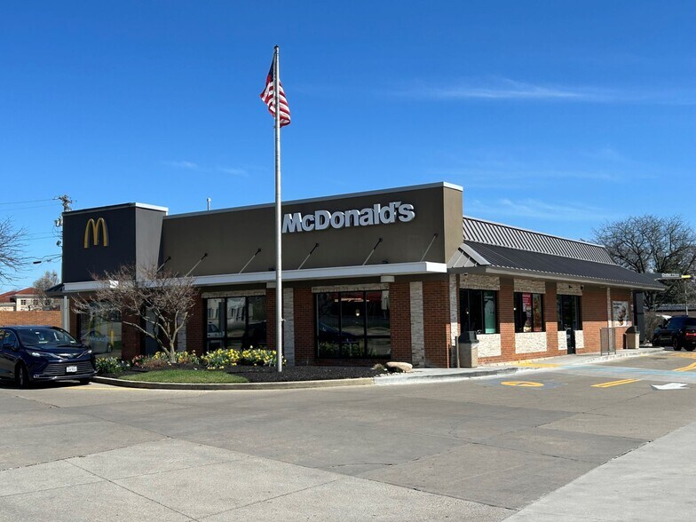 More Photos Of 10766-10778 Montgomery Rd, Montgomery Unknown For Lease