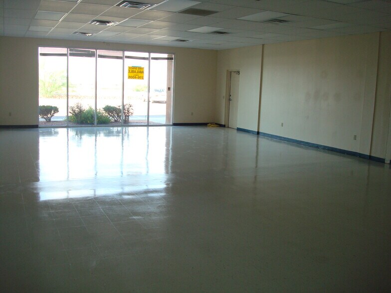 More Photos Of 11601 Pellicano Dr, El Paso Unknown For Lease