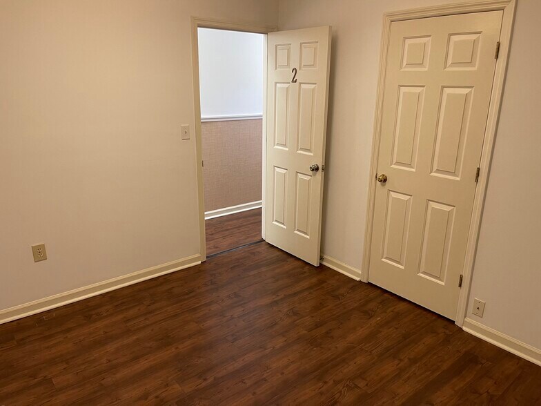 More Photos Of 2108 Gateway Dr, Opelika Loft Creative Space For Lease