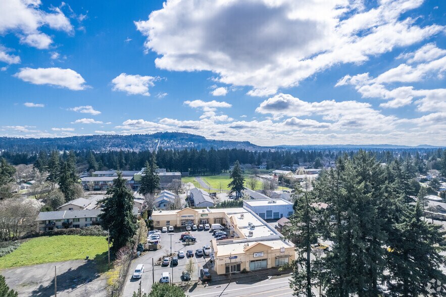 More Photos Of 11050 SE Powell Blvd, Portland Storefront For Lease