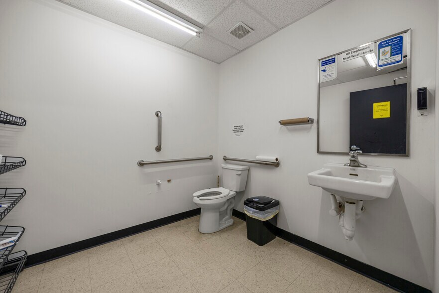 More Photos Of 4910 Wellington Ave, Ventnor City Freestanding For Lease