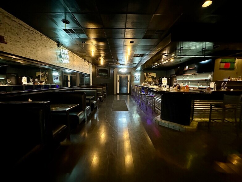 More Photos Of 3793 Samet Dr, High Point Unknown For Lease