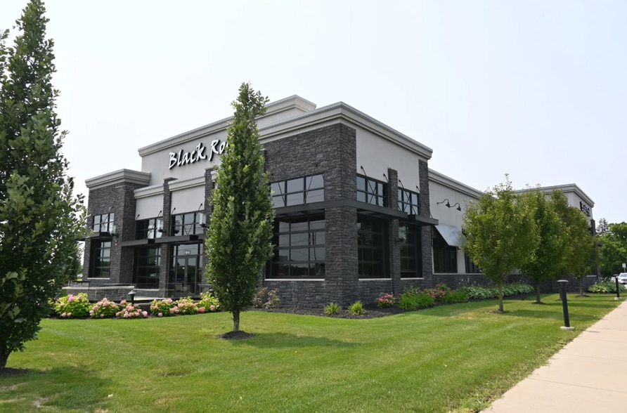 More Photos Of 1015 N Irish Rd, Davison Restaurant For Sale