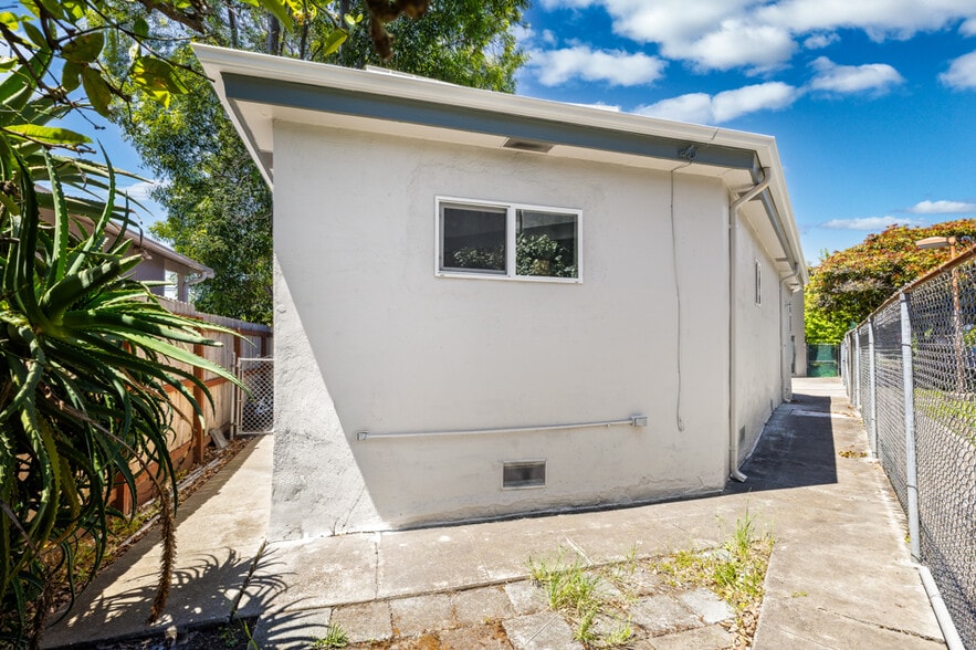 More Photos Of 1311-1313 Curtis St, Berkeley Apartments For Sale