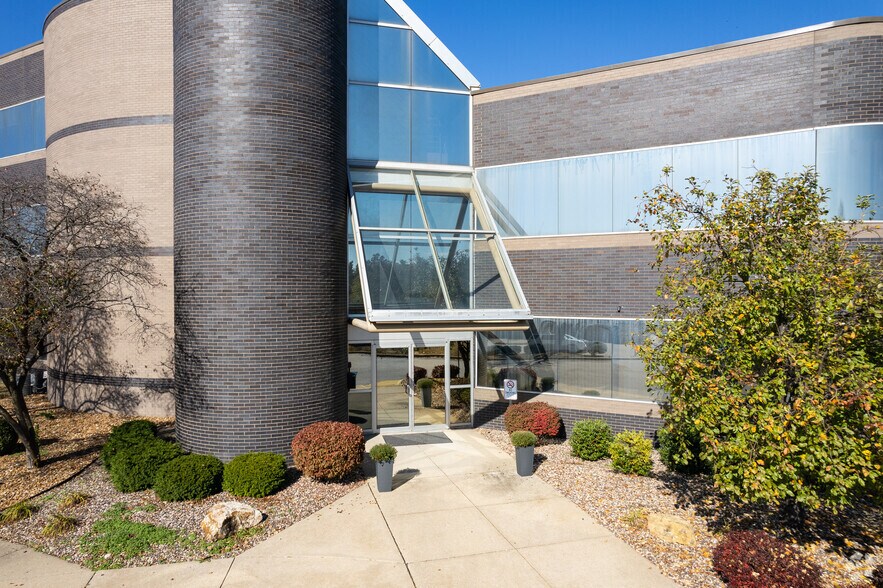 More Photos Of 2730 S Saint Peters Pky, Saint Peters Medical For Sale