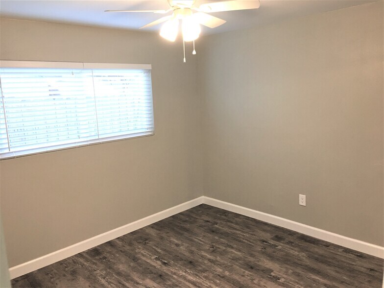 More Photos Of 3011 E 4th St, Long Beach Apartments For Sale