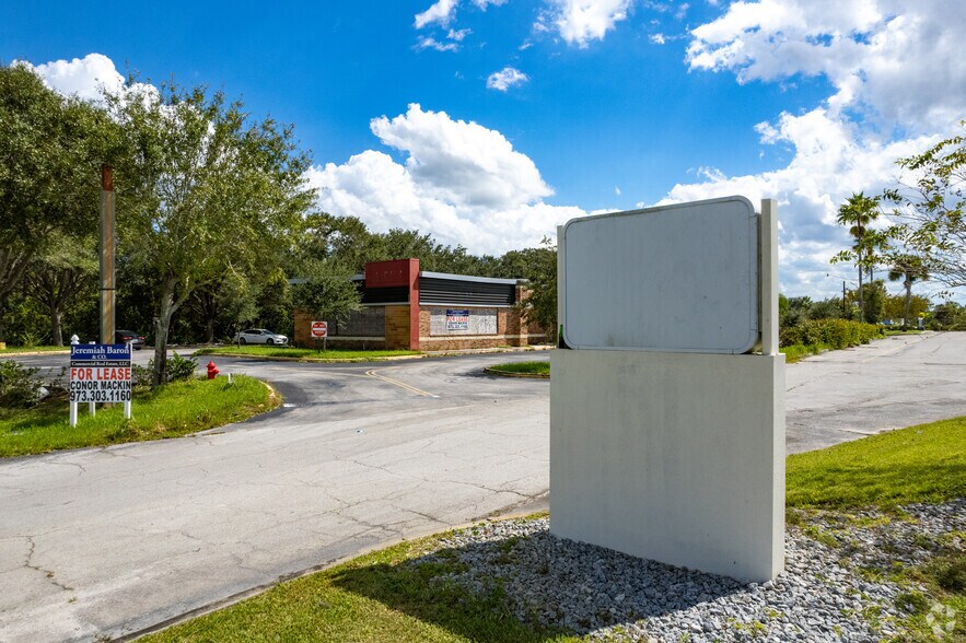 More Photos Of 8905 20th St, Vero Beach Fast Food For Lease