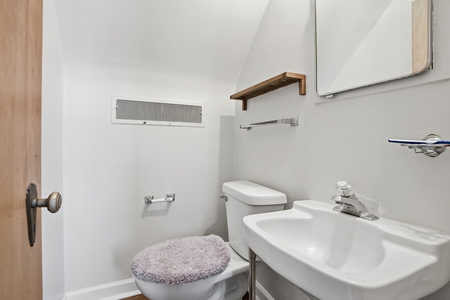 More Photos Of 10835 S Western Ave, Chicago Apartments For Sale