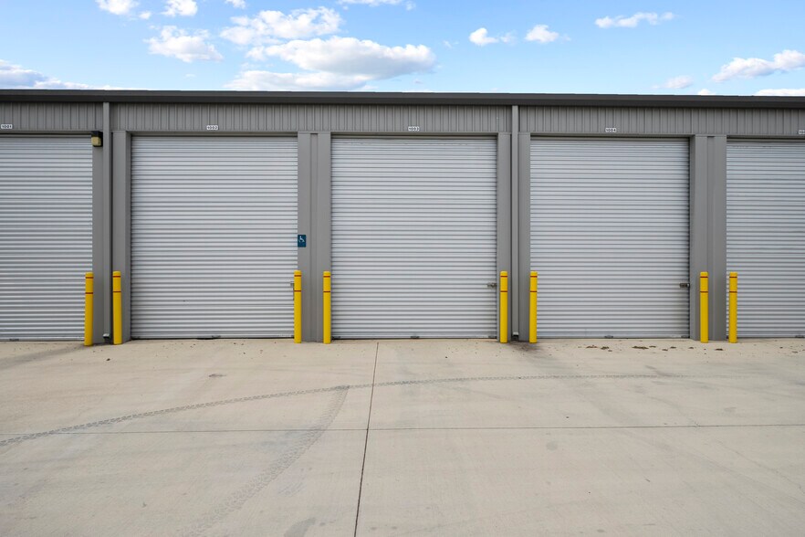 More Photos Of 3674 Loop 337, New Braunfels Self Storage For Sale