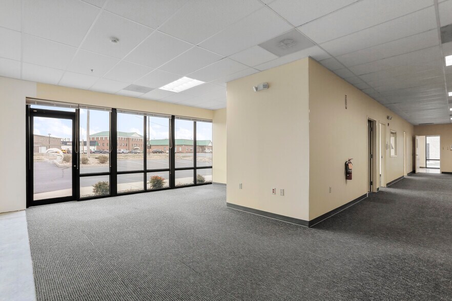More Photos Of 15 Compass Pt, Martinsburg Office For Lease