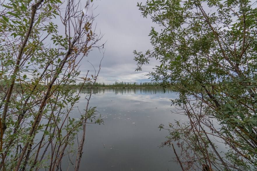 More Photos Of 1285 Queens Way, Fairbanks Warehouse For Sale