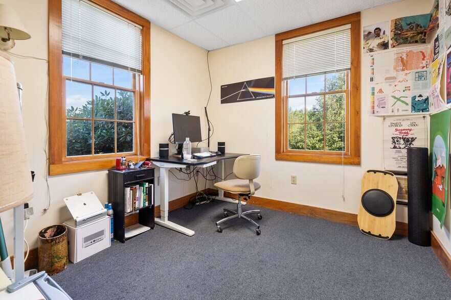 More Photos Of 41 Liberty Hill Rd, Henniker Medical For Sale