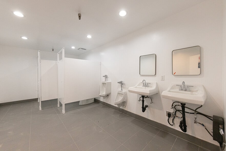 More Photos Of 7200-7240 Adams St & Texaco Ave, Paramount Warehouse For Sale