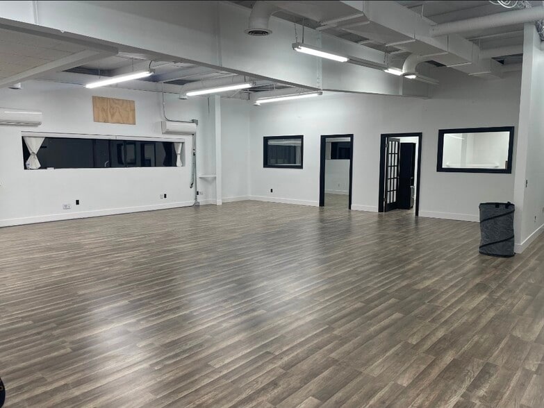 More Photos Of 101 Ellis St, Staten Island Warehouse For Lease