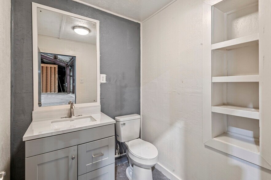 More Photos Of 25232 Hardin Store Rd, Magnolia Manufacturing For Lease