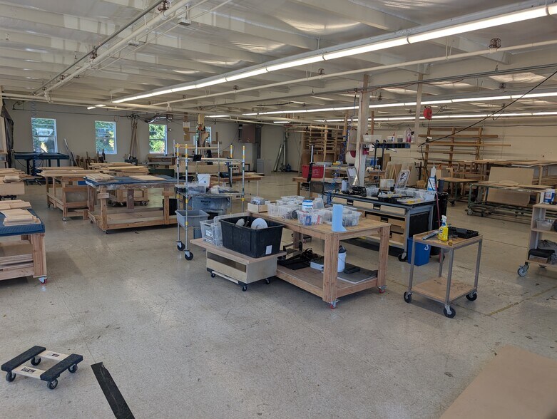 More Photos Of 8922 NE Vancouver Way, Portland Service For Lease