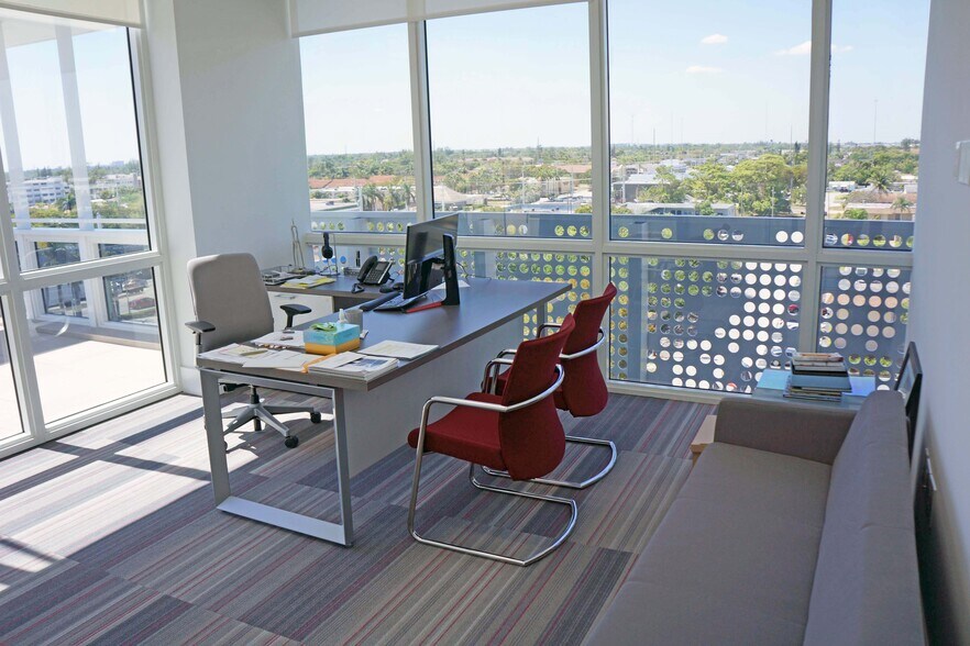 More Photos Of 100 N Federal Hwy, Hallandale Beach Office For Lease