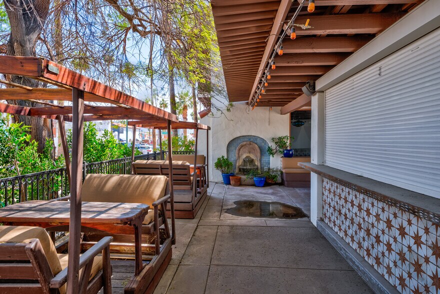 More Photos Of 369 N Palm Canyon Dr, Palm Springs Restaurant For Lease