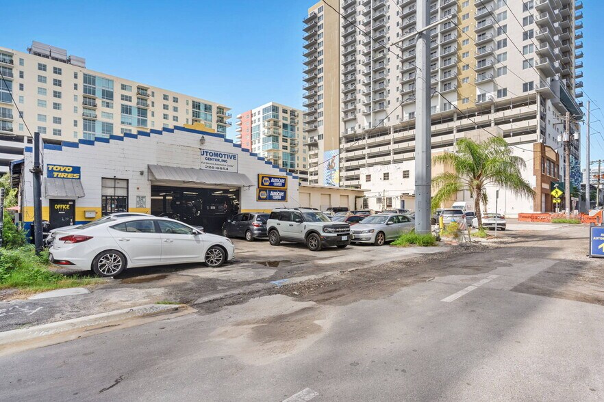 More Photos Of 1121 E Twiggs St, Tampa Office For Sale