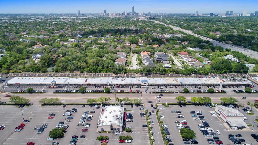 More Photos Of 4738-4938 Beechnut St, Houston Unknown For Lease