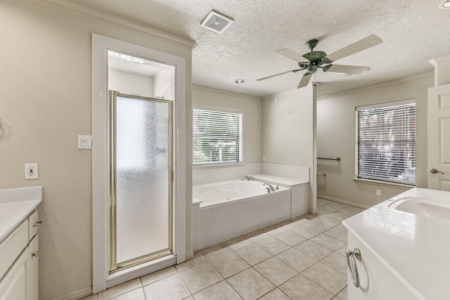 More Photos Of 1726 I-45 North, Huntsville Land For Sale