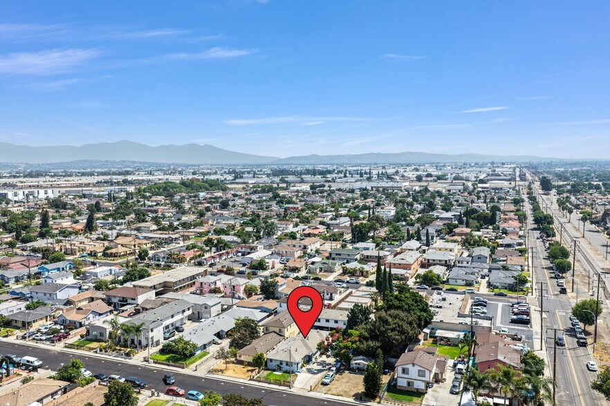 More Photos Of 6142 Vinevale Ave, Maywood Apartments For Sale