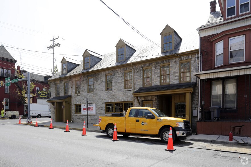 More Photos Of 1000 Cumberland St, Lebanon Restaurant For Lease