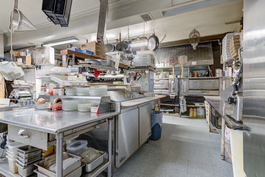 More Photos Of 160 Creamery Rd, Greenville Restaurant For Sale