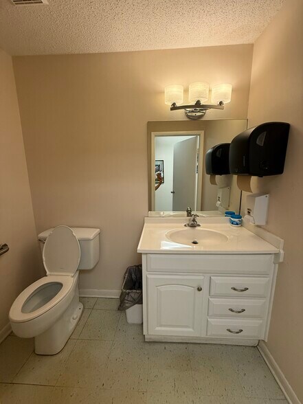 More Photos Of 28960 US Highway 19 N, Clearwater Medical For Sale