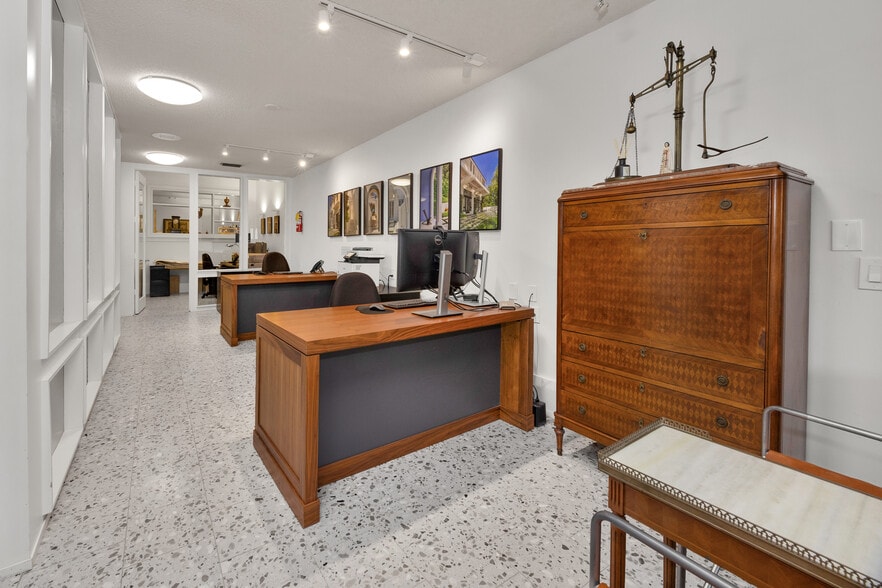 More Photos Of 337 Palermo Ave, Coral Gables Office For Sale