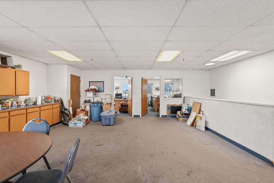 More Photos Of 555 N Pacific Hwy, Woodburn Auto Repair For Sale