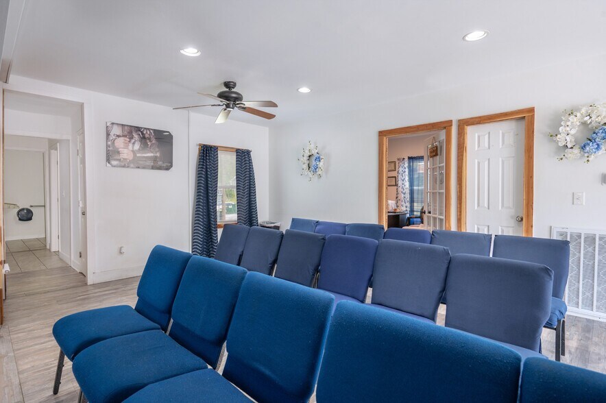 More Photos Of 200 Jupiter Dr, Nashville Flex For Sale