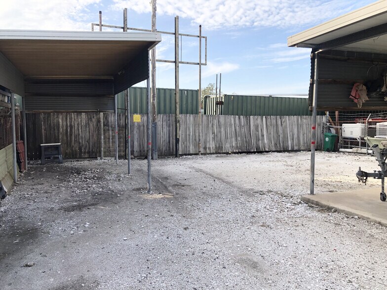 More Photos Of 2641 Delaware Ave, Kenner Service For Lease