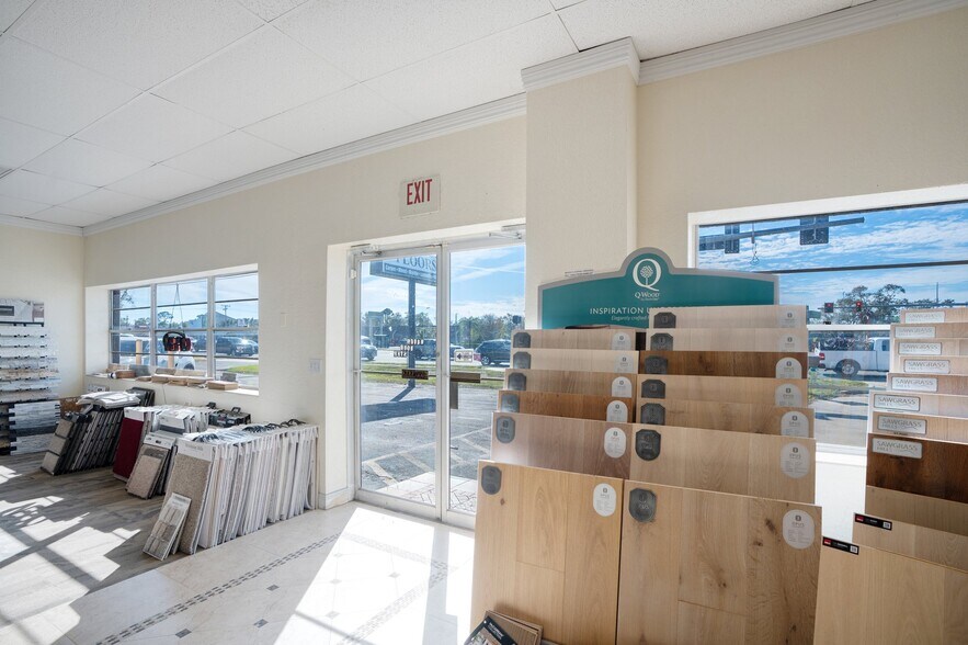 More Photos Of 4444 N Washington Blvd, Sarasota Warehouse For Sale