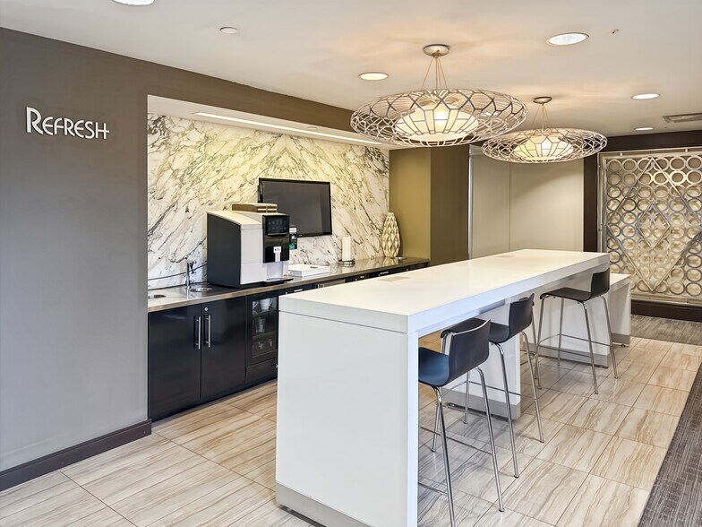 More Photos Of 405 Lexington Ave, New York Coworking Space