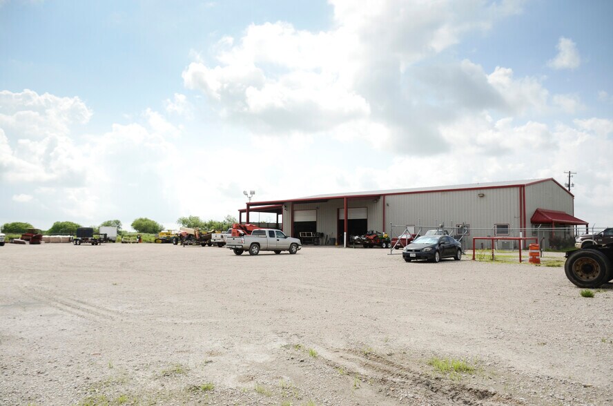 More Photos Of 4136 Interstate Highway 37, Odem Truck Terminal For Lease