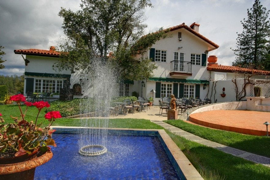 More Photos Of 48644 Victoria Ln, Oakhurst Hospitality For Sale