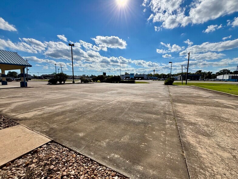 More Photos Of 1141 Brazosport Blvd N, Richwood Daycare Center For Lease