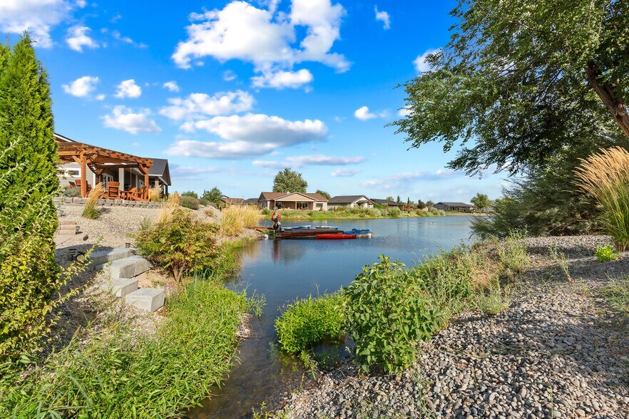 More Photos Of 701 Fountain Blvd, Zillah Hotel For Sale