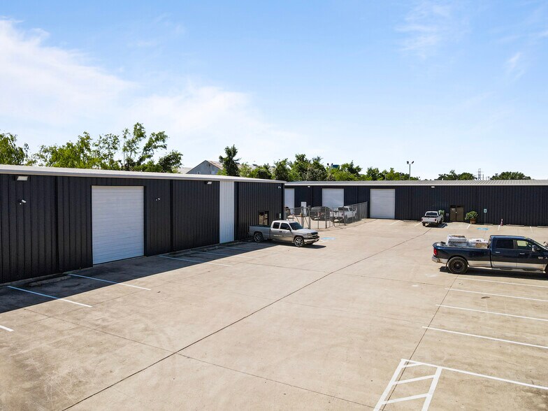 More Photos Of 1500 Brittmoore Rd, Houston Warehouse For Lease
