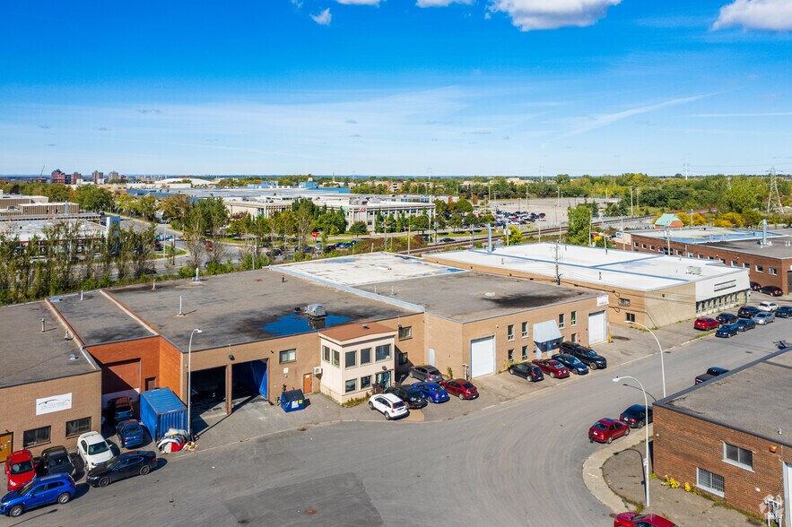 More Photos Of 6815-6819 Pl Pascal-Gagnon, Montréal Warehouse For Sale