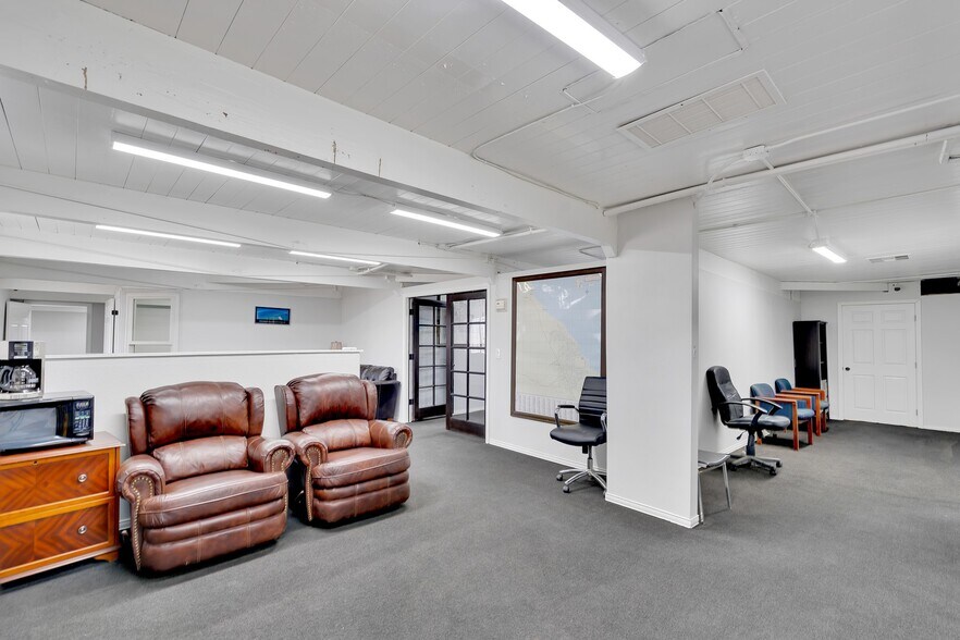 More Photos Of 2124 Thomas R Cannell Rd, Thermal Office For Sale