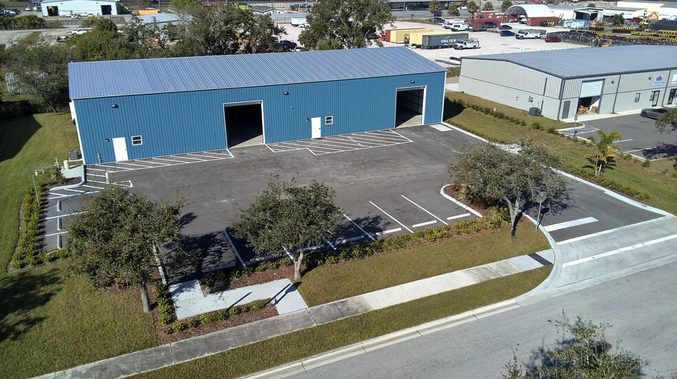More Photos Of 6730 28th Street Cir E, Sarasota Warehouse For Sale