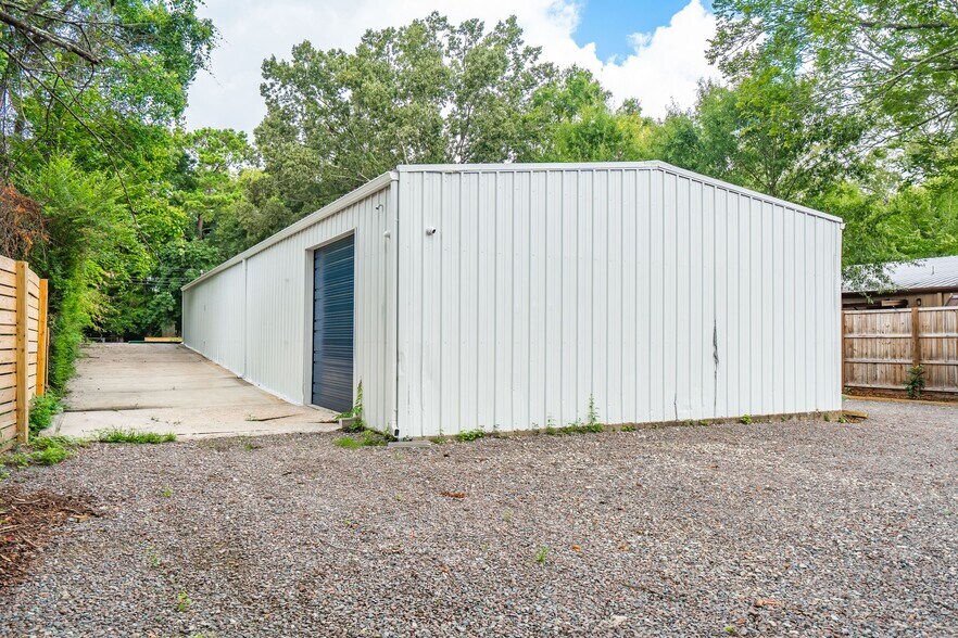 More Photos Of 806 Elsey Dr, Charleston Warehouse For Lease