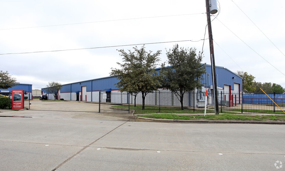 Primary Photo Of 5213 Brookglen Dr, Houston Light Manufacturing For Lease