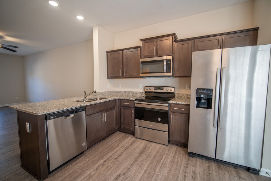 More Photos Of 162 Jack Miller Blvd, Clarksville Apartments For Sale